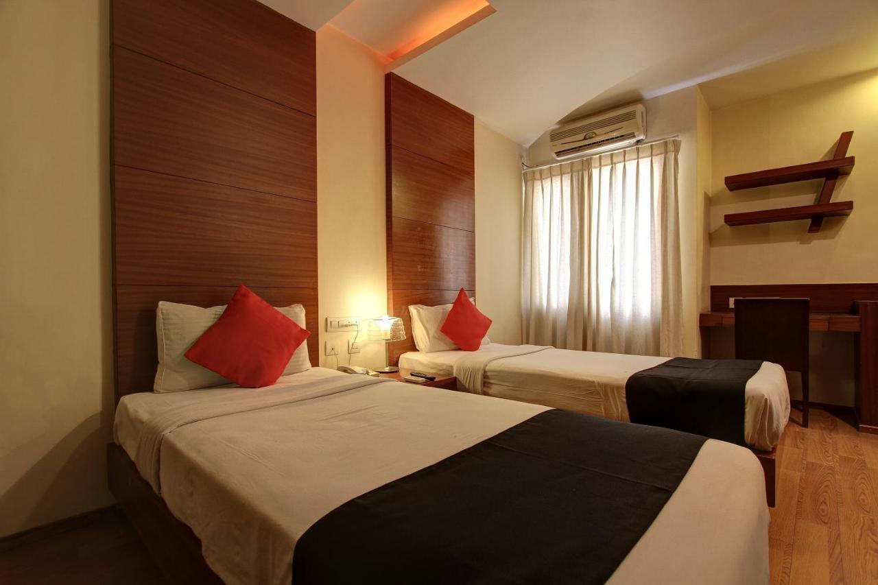 Collection O 29684 Hotel Vikram Palace & Restaurant Dayal Bagh Exterior foto